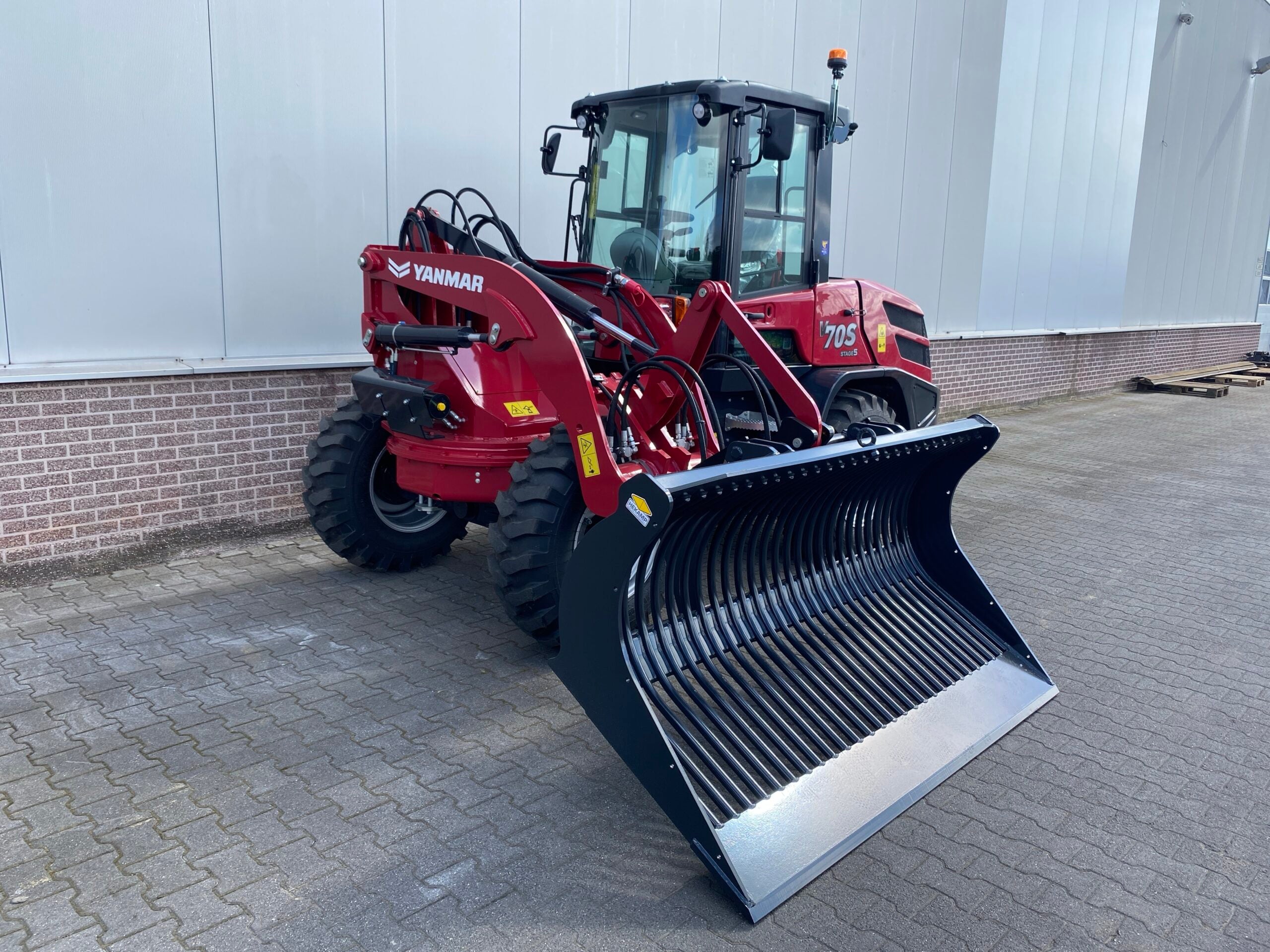 Wiellader zwenklader Yanmar V70S-5